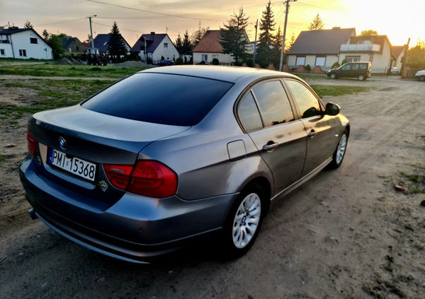 BMW Seria 3 cena 21900 przebieg: 261000, rok produkcji 2009 z Gniewkowo małe 137